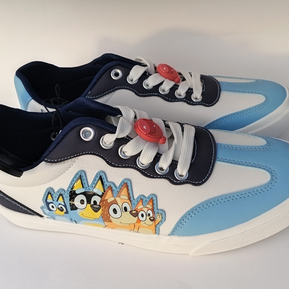 Bluey Girls Boys Sneakers Youth Size 7 White Light Blue Cartoon Casual Shoes NWT - Picture 5 of 10